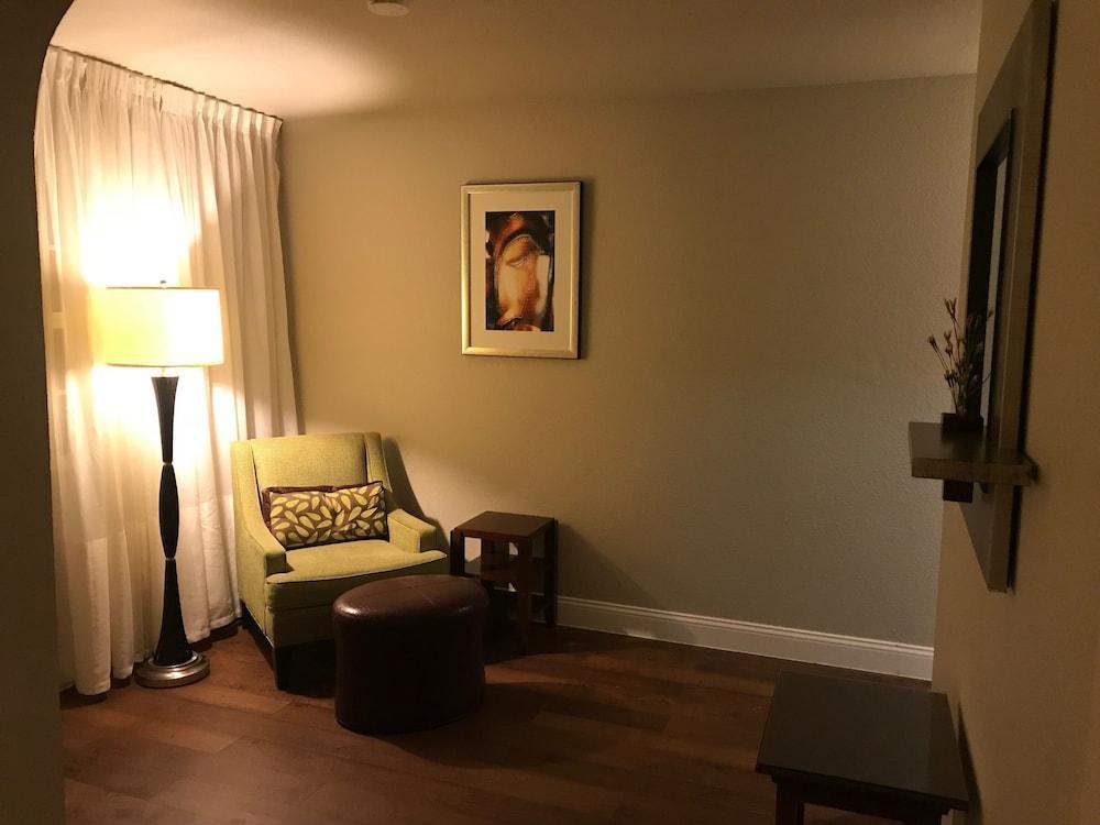 Amco Hotel & Suites- Fort Hood Килин Экстерьер фото